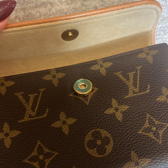 LV Florentine Belt Bag XS - Picture 14 of 16